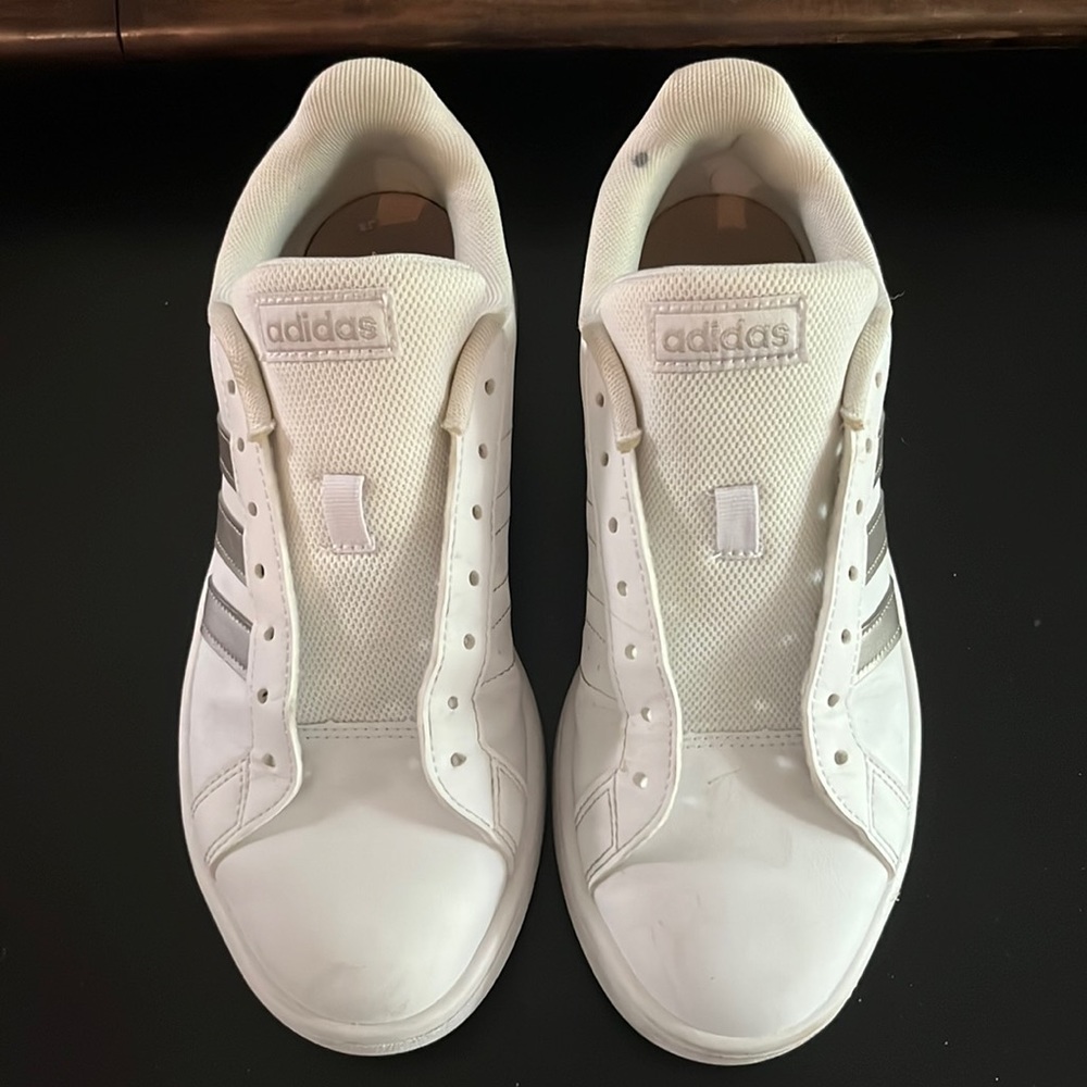 White Leather Adidas Women’s Sneaker Shoes Size 8